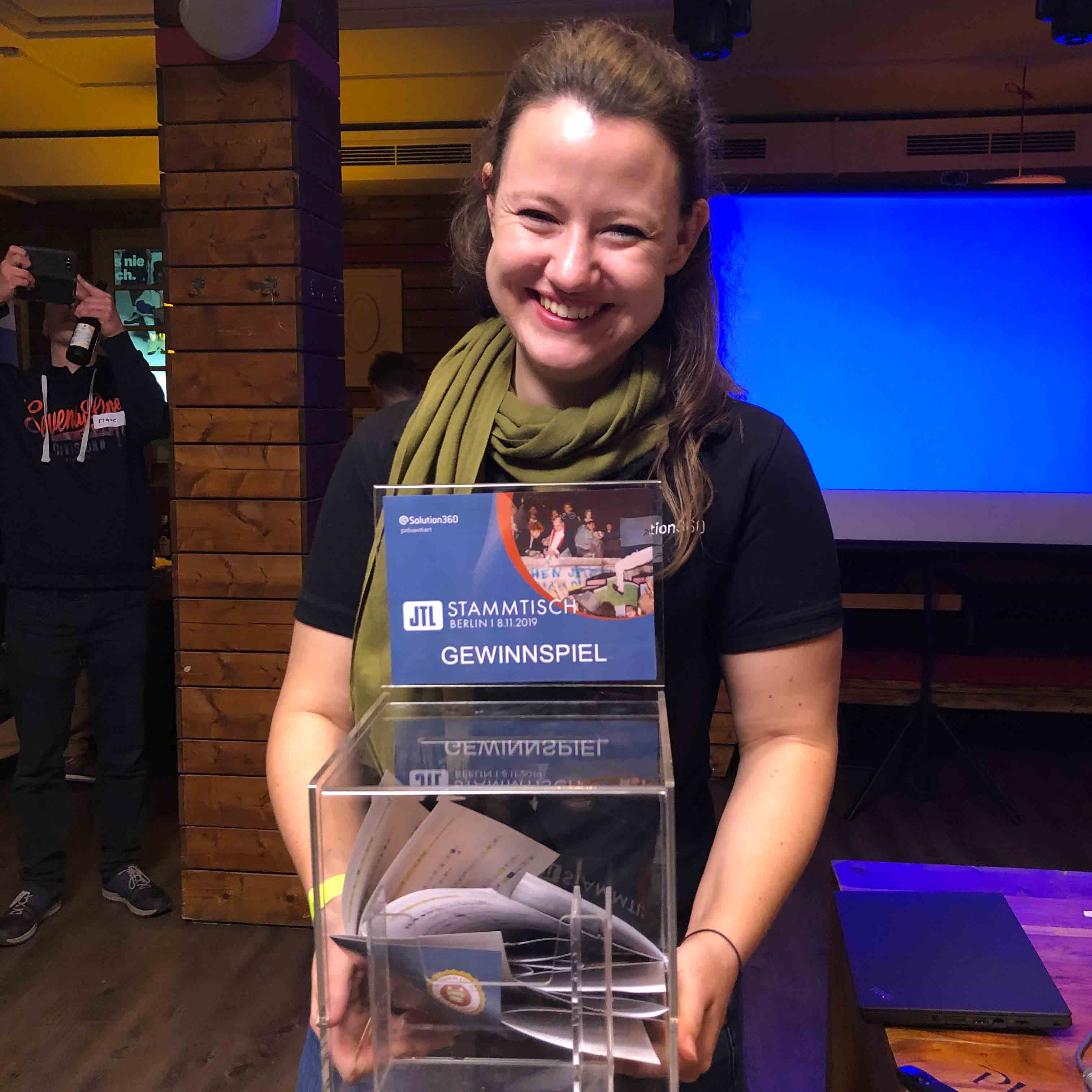 Marie-mit-Gewinnspiel